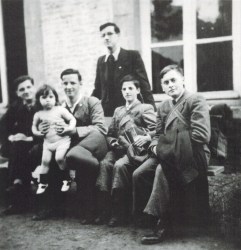 Antoon Ampe voor vertrek