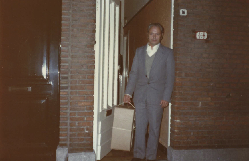 Frans Driesen maakt reis opnieuw - vertrek