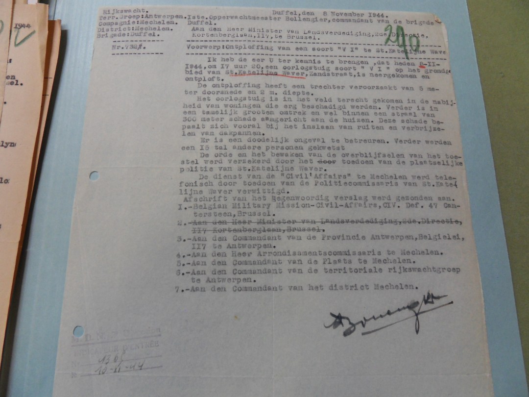 Het officiële, geheime verslag van de inslag (in het Militair Archief van Evere).